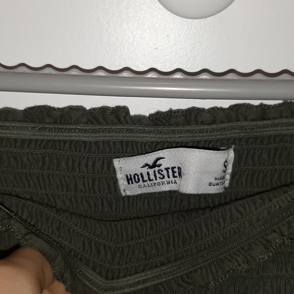 Crop top long sleeve olive green top - Picture 2 of 2
